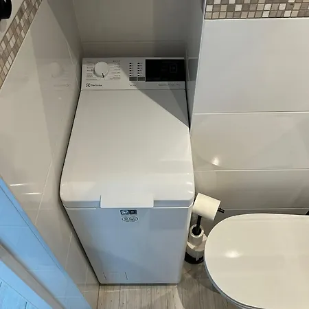 Dwupokojowe Mieszkanie Blisko Parku Cytadela Apartman